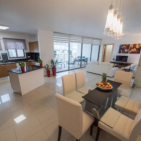 Skylight Megaron Apartment Larnaca Exterior foto
