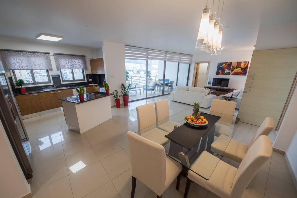 Skylight Megaron Apartment Larnaca Exterior foto