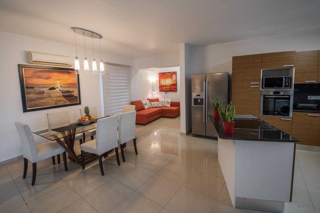 Skylight Megaron Apartment Larnaca Exterior foto
