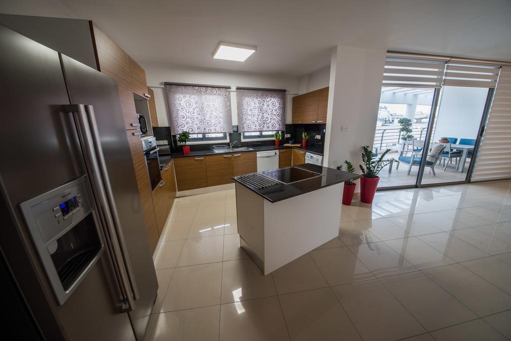 Skylight Megaron Apartment Larnaca Exterior foto